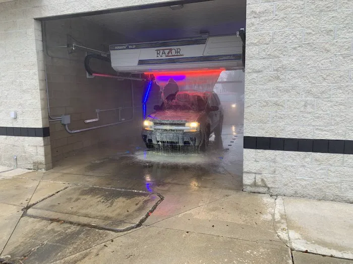 Luci's Carwash and Drive Thru Convenience Store Picture 5