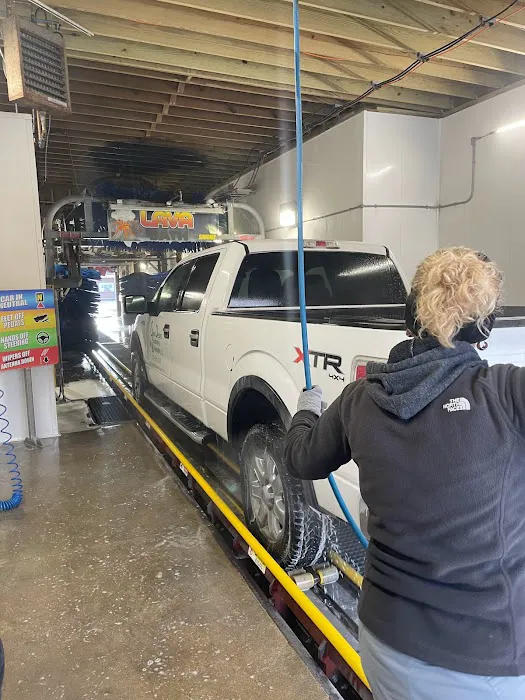 Cleanline Car Wash Picture 2