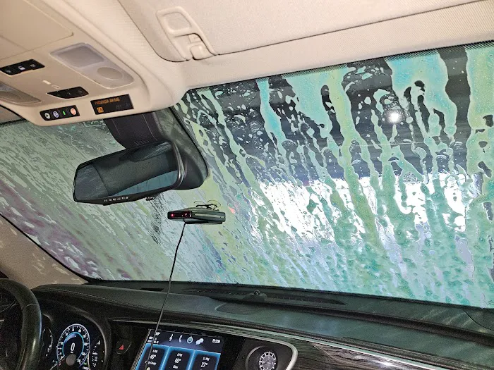 Mike's Car Wash Picture 1