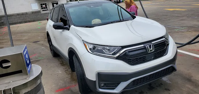 Crew Carwash Picture 4