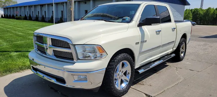 Dave's Express Care Car Wash & Express Grill Picture 1