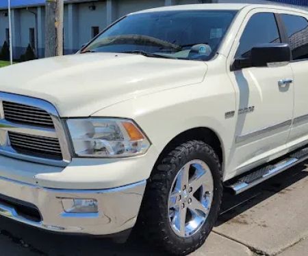 Dave's Express Care Car Wash & Express Grill