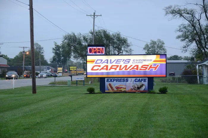 Dave's Express Care Car Wash & Express Grill Picture 2