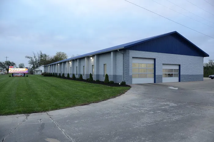 Dave's Express Care Car Wash & Express Grill Picture 6