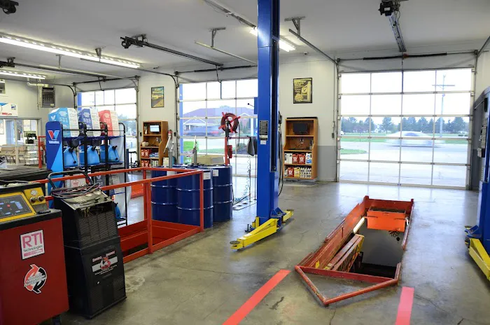 Dave's Express Care Car Wash & Express Grill Picture 5