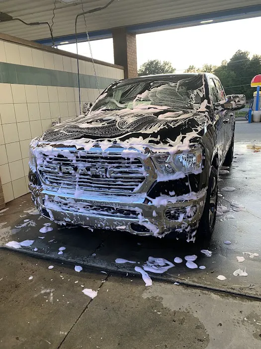 Bud’s Car Wash - Self service & automatic car wash Picture 4