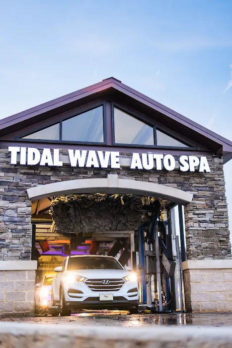 Tidal Wave Auto Spa | Car Wash Picture 5