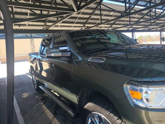 Tidal Wave Auto Spa | Car Wash Picture 2