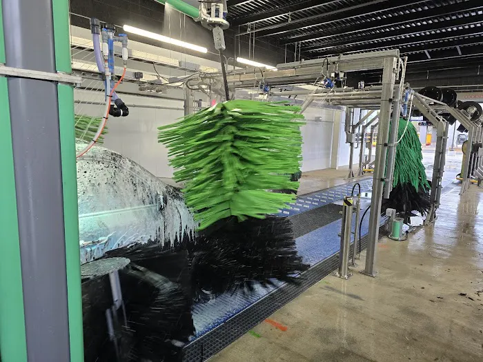 Glide Xpress Car Wash Picture 1