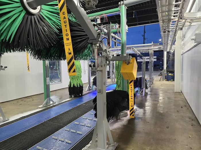 Glide Xpress Car Wash Picture 2