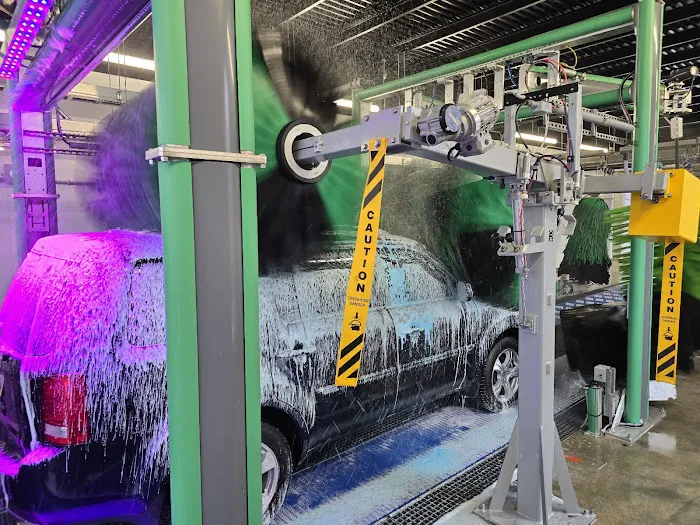 Glide Xpress Car Wash Picture 4