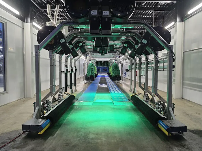 Glide Xpress Car Wash Picture 6