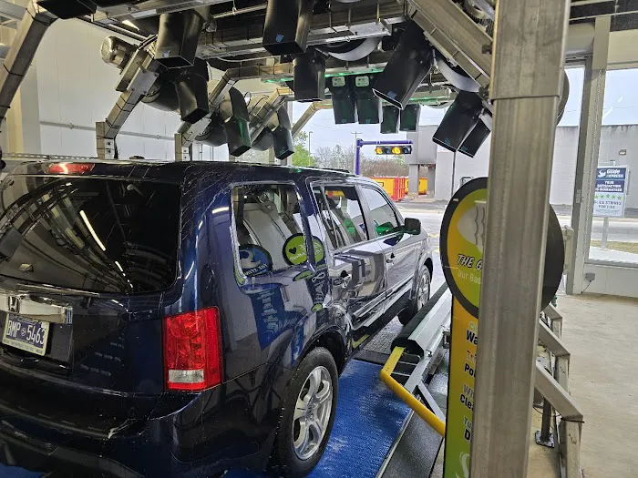 Glide Xpress Car Wash Picture 9