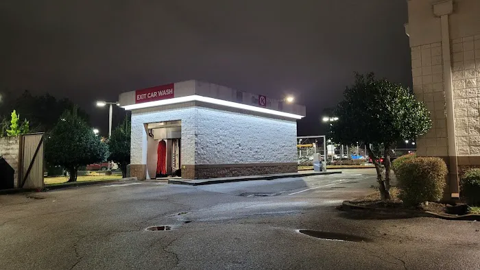 Circle K Car Wasn Picture 1