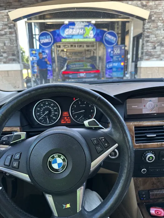 Tidal Wave Auto Spa | Car Wash Picture 4