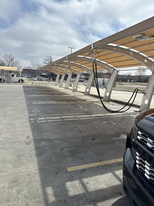 Zips Car Wash Picture 5