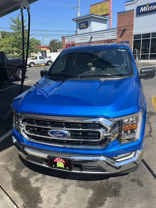 Zips Car Wash Picture 10