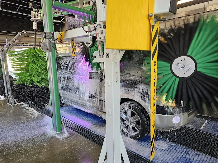 Glide Xpress Car Wash Picture 3