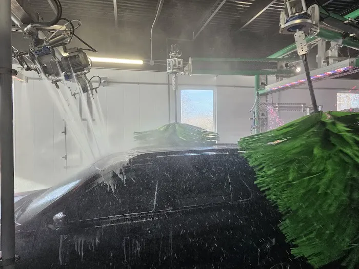 Glide Xpress Car Wash Picture 7