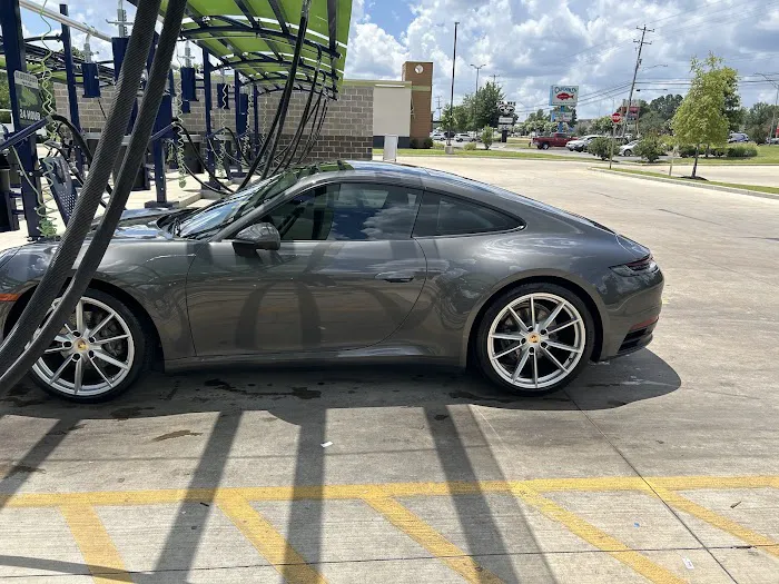 Glide Xpress Car Wash Picture 5