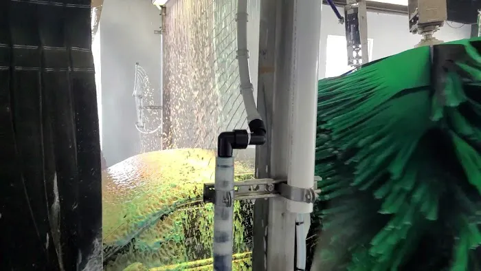 Glide Xpress Car Wash Picture 3