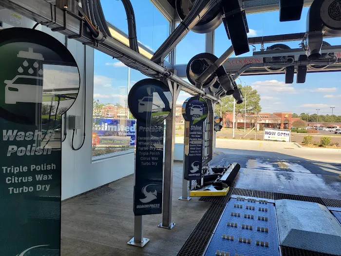 Glide Xpress Car Wash Picture 7