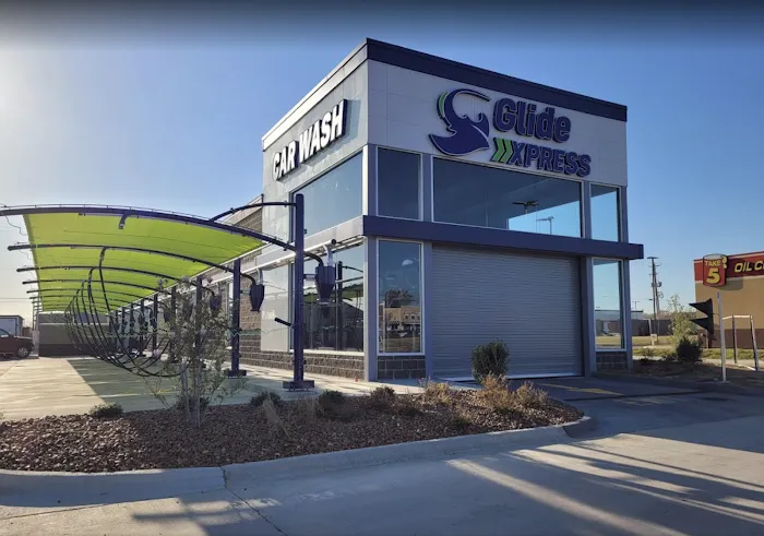 Glide Xpress Car Wash Picture 10