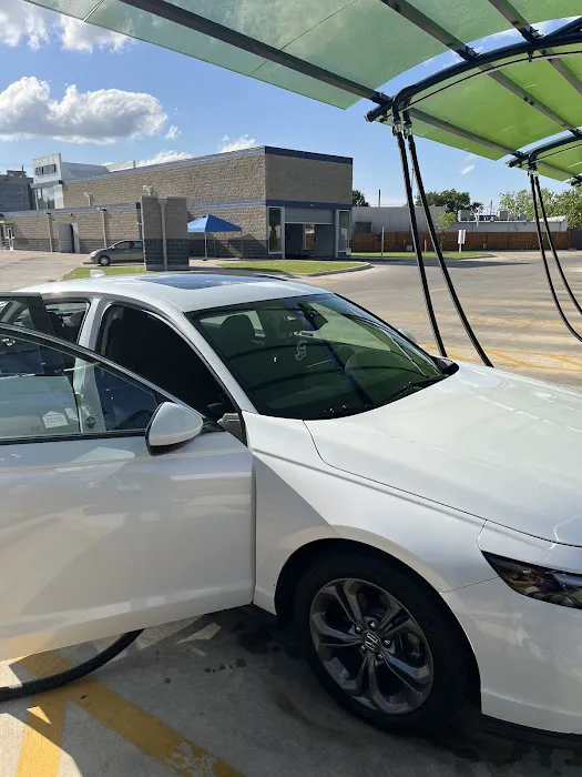 Glide Xpress Car Wash Picture 4