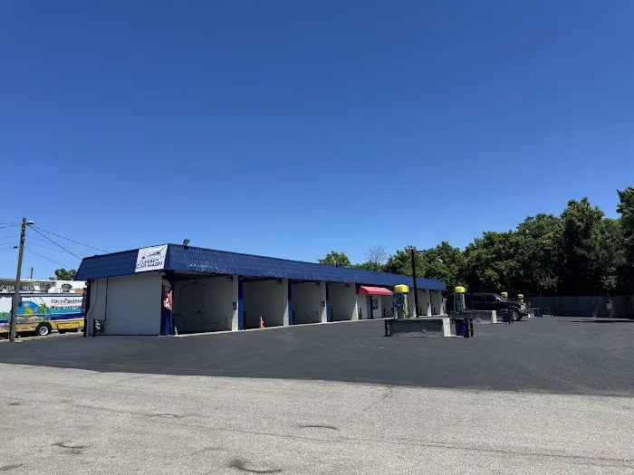 Legacy Car Wash Picture 1