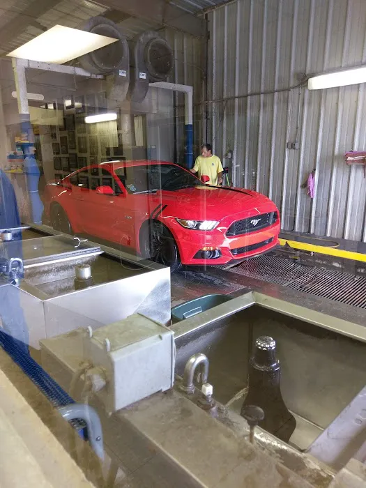 Smith Brothers Car Wash Picture 4