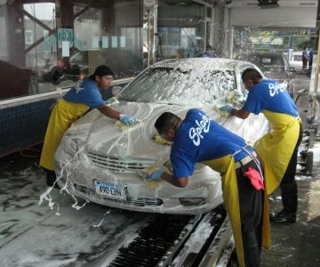 Top U.S. Cities with the Most Vehicle Washes: Where Car Culture Shines