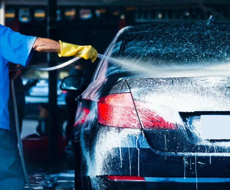 What’s the Difference Between Hand Wash and Full-Service Wash?