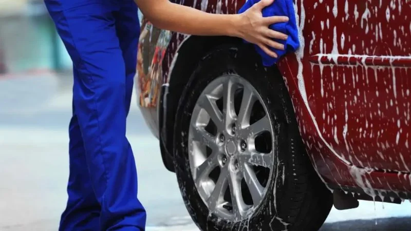 Should You Wash Your Vehicle Before Selling It? How Cleaning Affects Resale