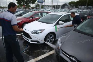 How to Avoid Vehicle Wash Scams in Tourist Areas