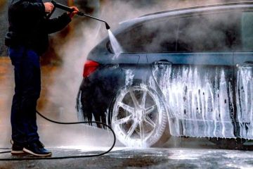 How To Tip at a Car Wash: Tips for American Vehicle Owners