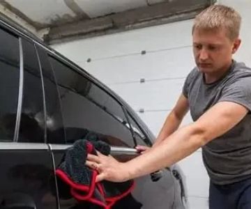 How to Wash a Black Vehicle Without Leaving Streaks the Right Way