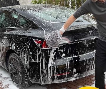 How to Wash a Black Vehicle Without Leaving Streaks - Expert Tips for a Streak-Free Shine
