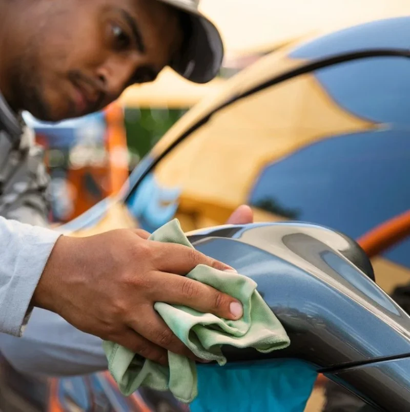 How to Choose the Right Microfiber Towels & Wash Mitts for Your Car