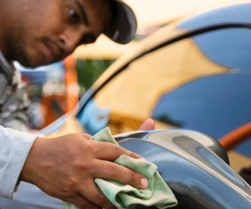 How to Choose the Right Microfiber Towels & Wash Mitts for Your Car