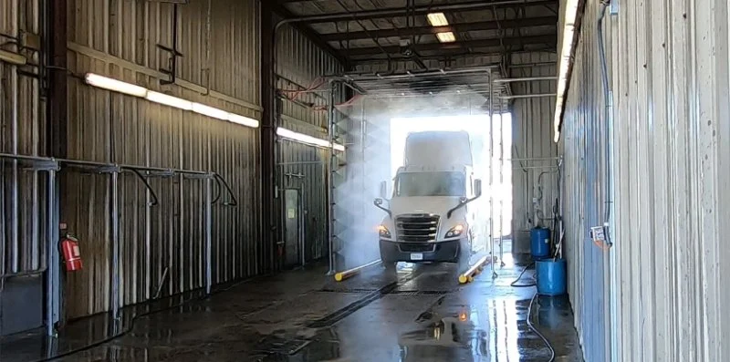How to Wash a Truck or SUV Efficiently