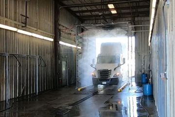 How to Wash a Truck or SUV Efficiently