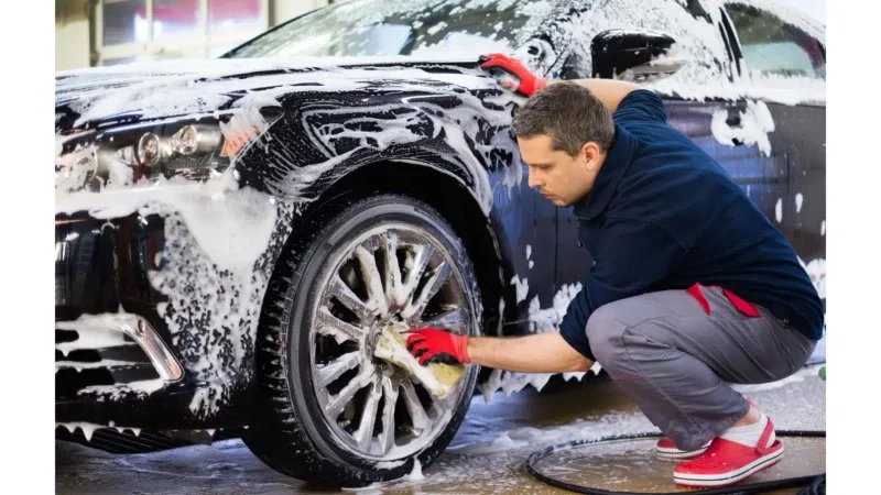 Should You Tip at a Car Wash? American Car Owner Guide