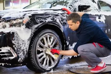 Should You Tip at a Car Wash? American Car Owner Guide