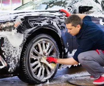Should You Tip at a Car Wash? American Car Owner Guide