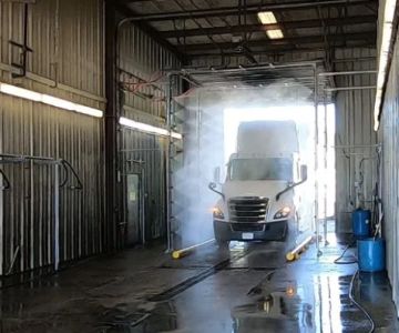 How to Wash Pickup Trucks with Cargo Racks: Essential Tips and Tricks