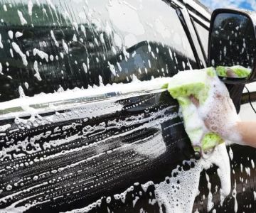 How to Wash Car Windows Without Damaging Tints | Gibby Car Wash