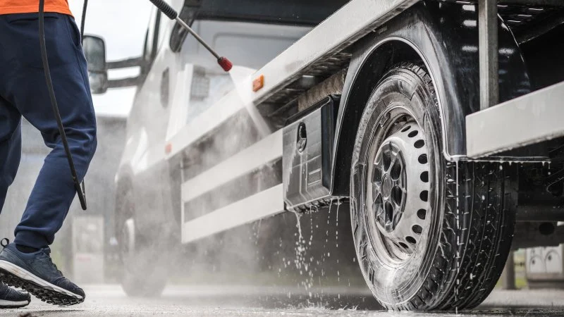 How to Wash Pickup Trucks with Utility Trailers: Step-by-Step Guide