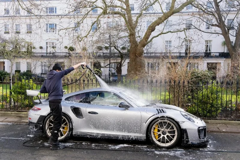 How to Wash Cars with Transparent Roof Panels: A Complete Guide