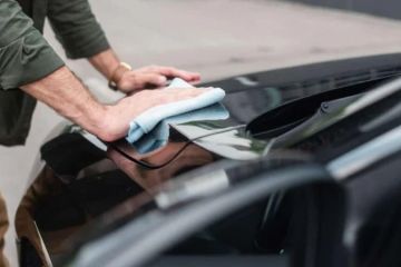 How to Wash and Protect Cars with Glossy Black Paint
