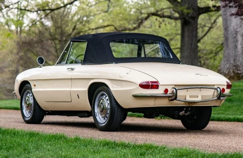 How to Wash Classic Convertibles with Delicate Tops: Essential Tips for Care